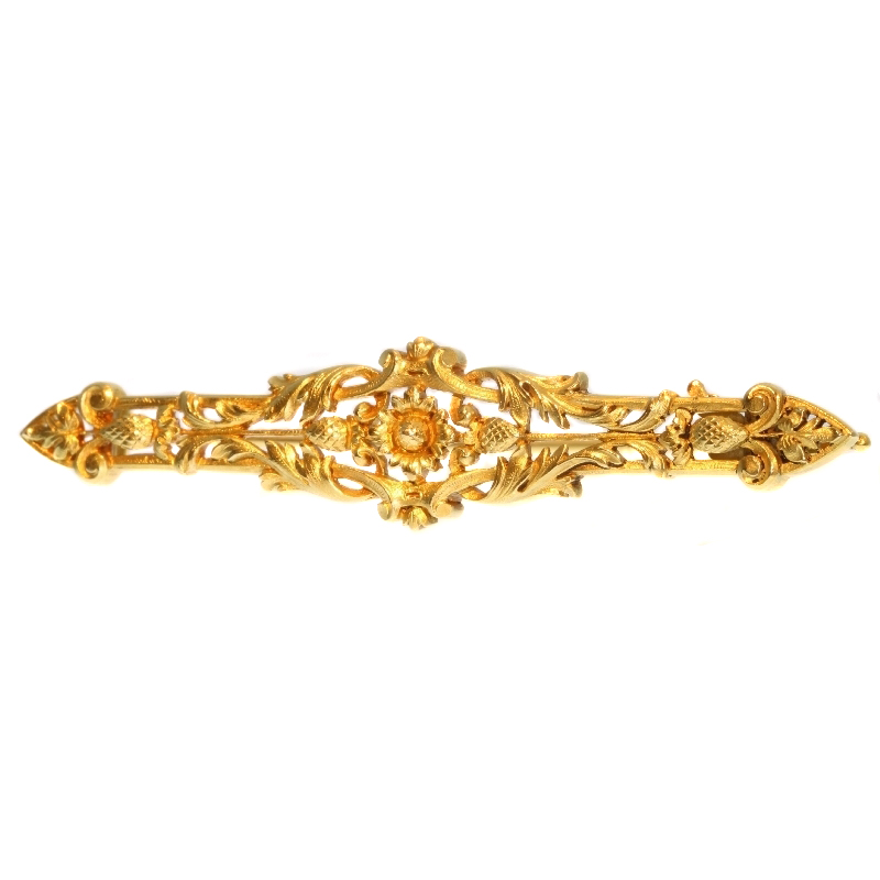French gold late Victorian early Art Nouveau bar brooch with pineapple motif